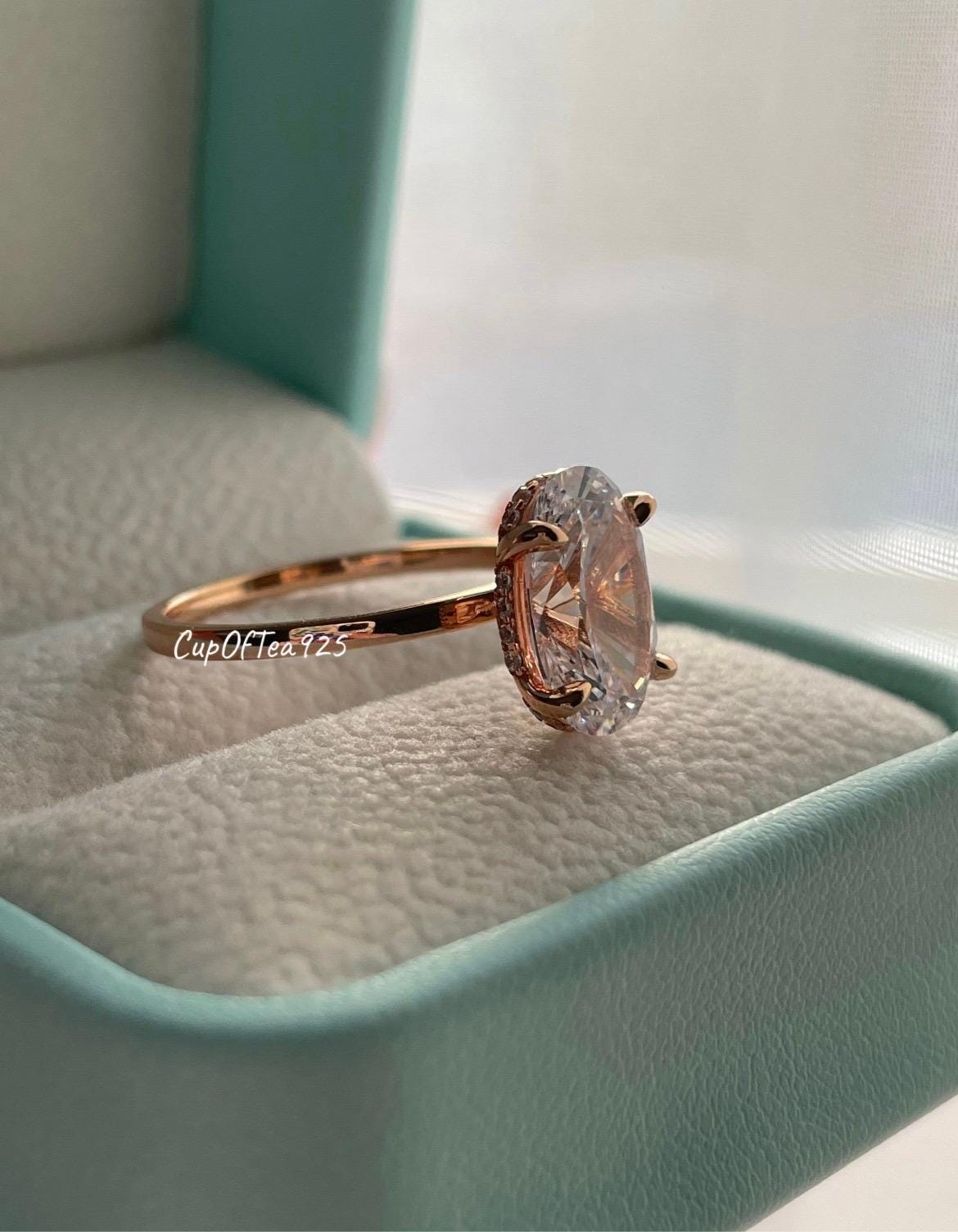 Yellow gold vermeil, rose gold vermeil, Sterling silver 925 braidal set with 3.5CT 3.5CT oval cut CZ Solitare and moissanite half eternity band