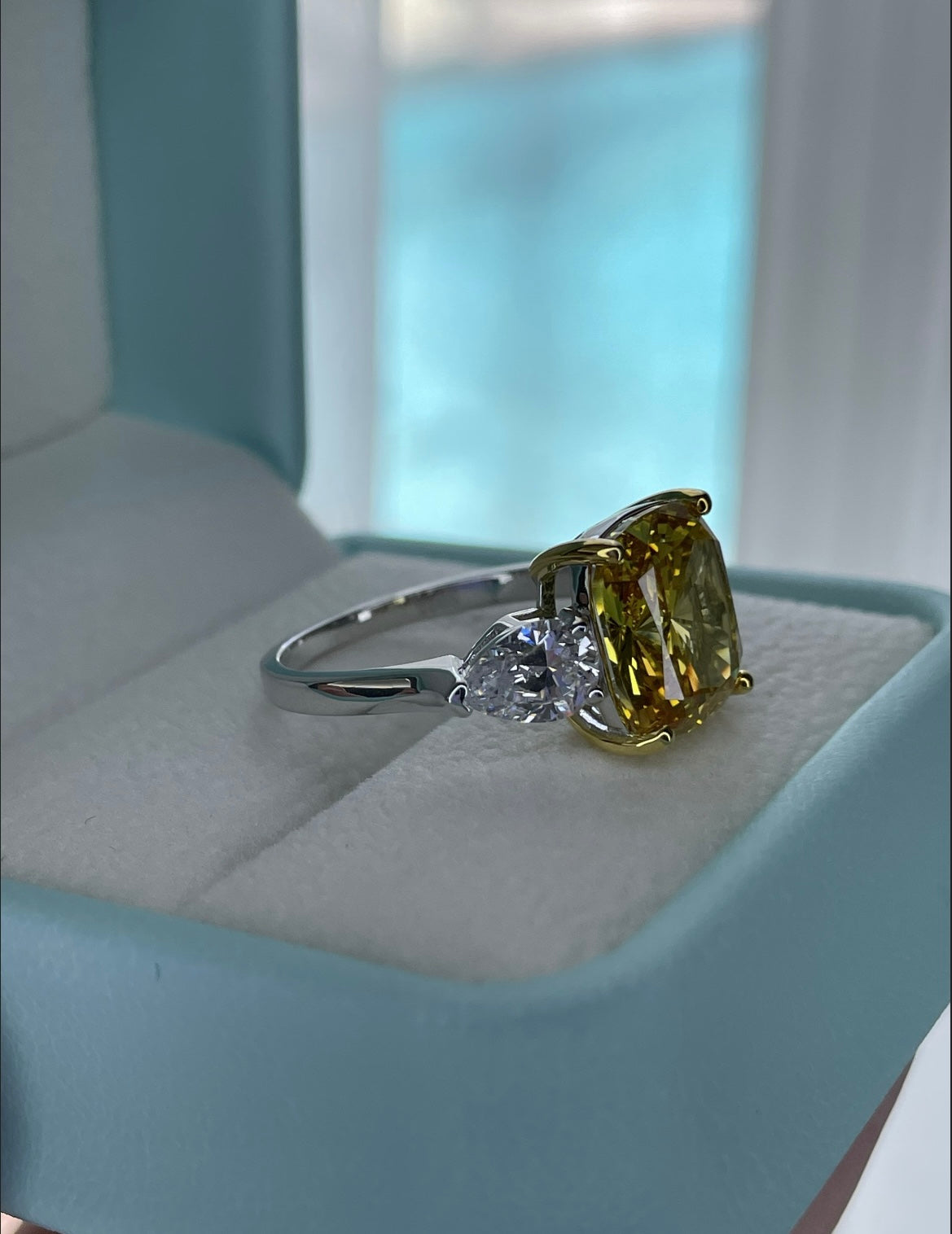 Sterling Silver 925 engagement ring with 4CT Cushion Cut Citrine