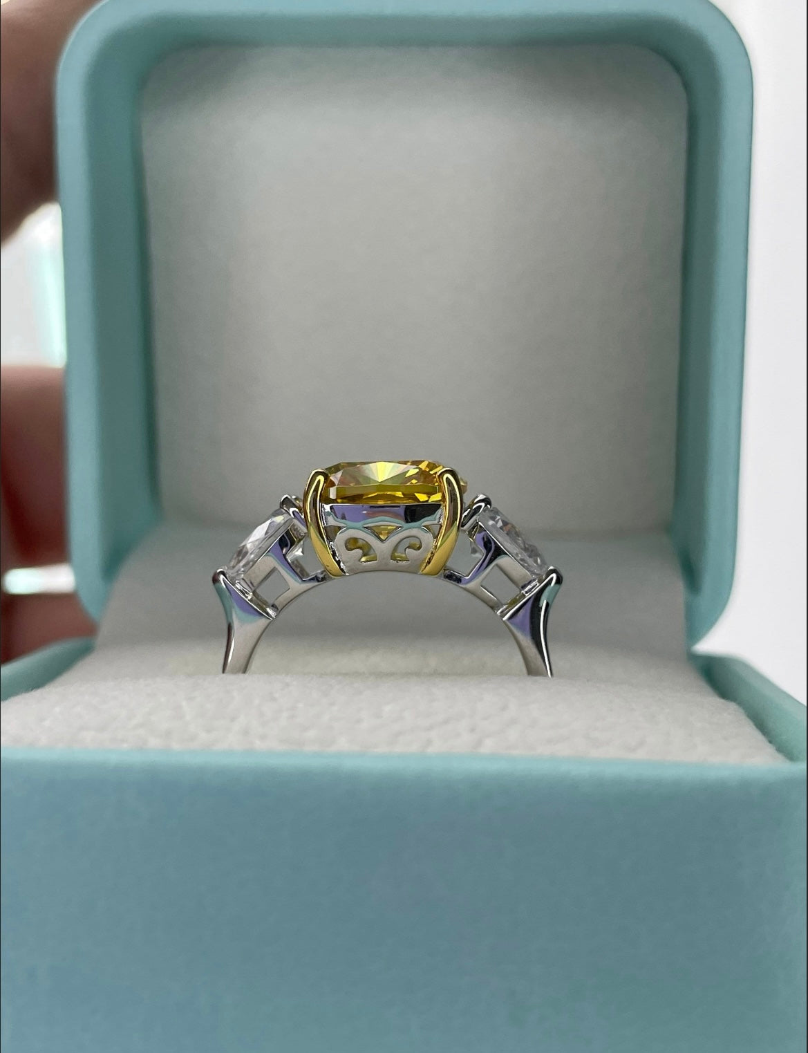 Sterling Silver 925 engagement ring with 4CT Cushion Cut Citrine
