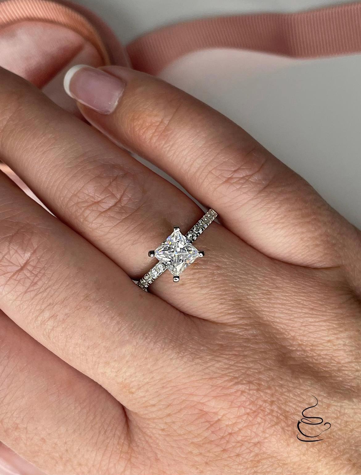 NEW IN! Moissanite. 1.89cttw Sterling Silver 925 Princess Cut Engagement Ring with the Finest crispy clear white Moissanite