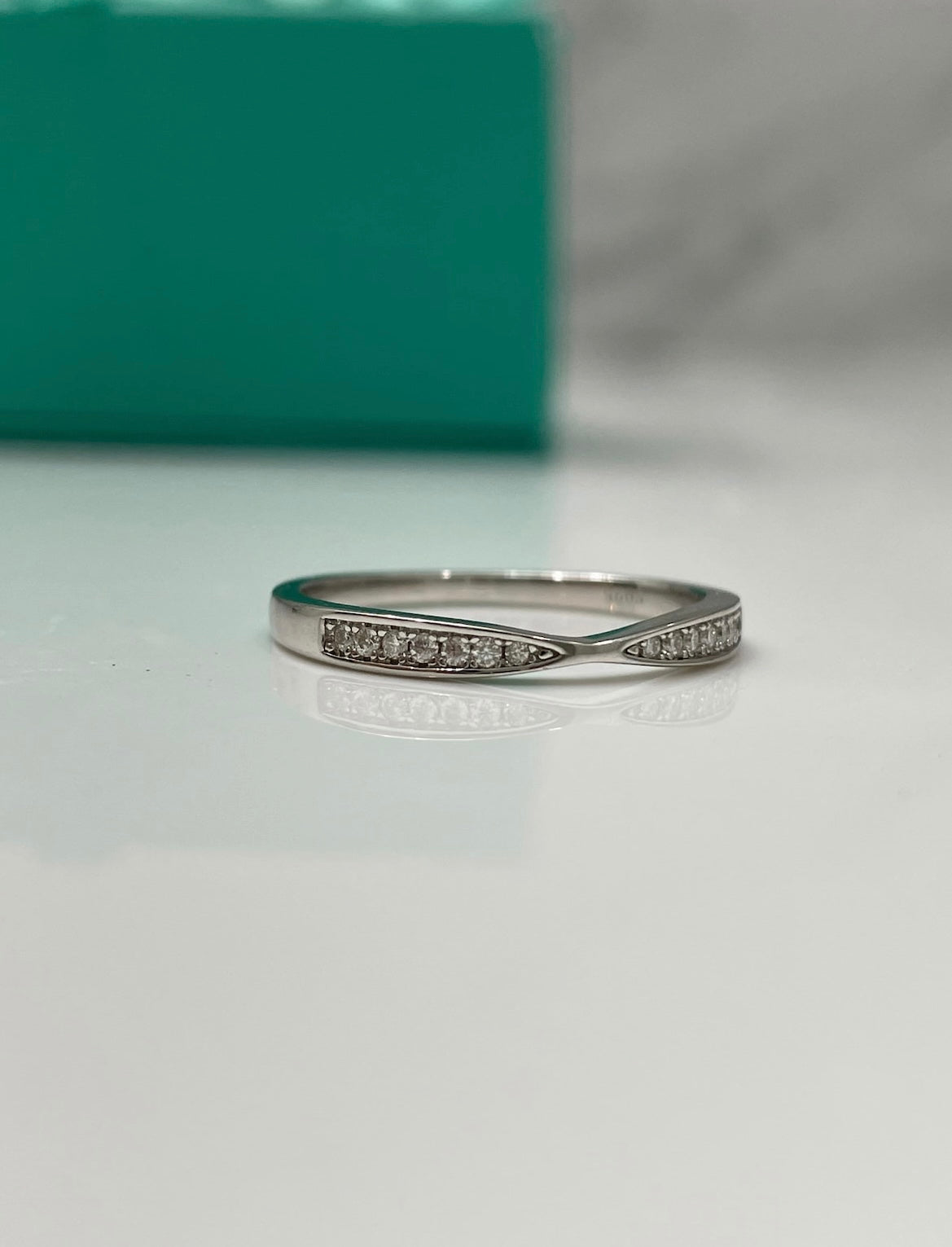 Moissanite. Sterling silver 925 curved moissanite band.