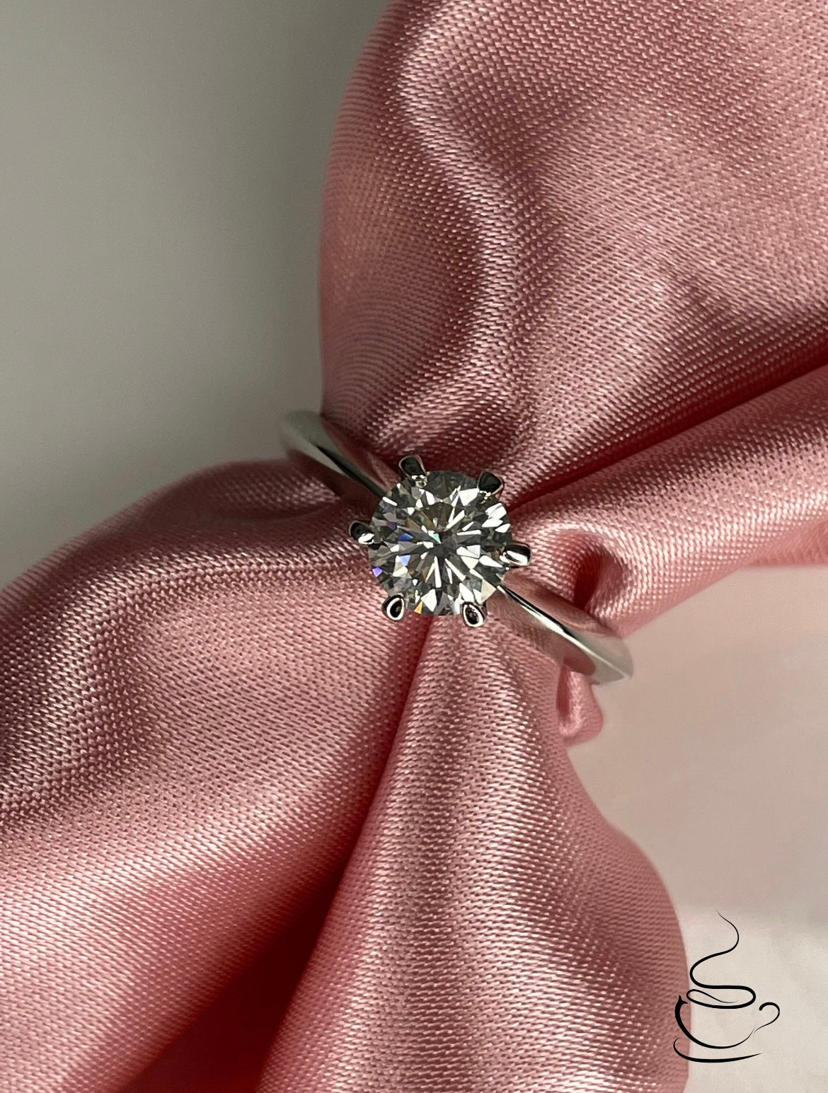 Moissanite. Sterling Silver 925 1CT round brilliant cut solitaire engagement ring with moissanite