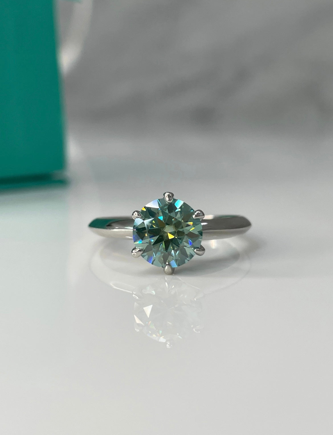 Green Moissanite. Sterling Silver 925 engagement ring with 2CT round brilliant cut green Moissanite in Silver925
