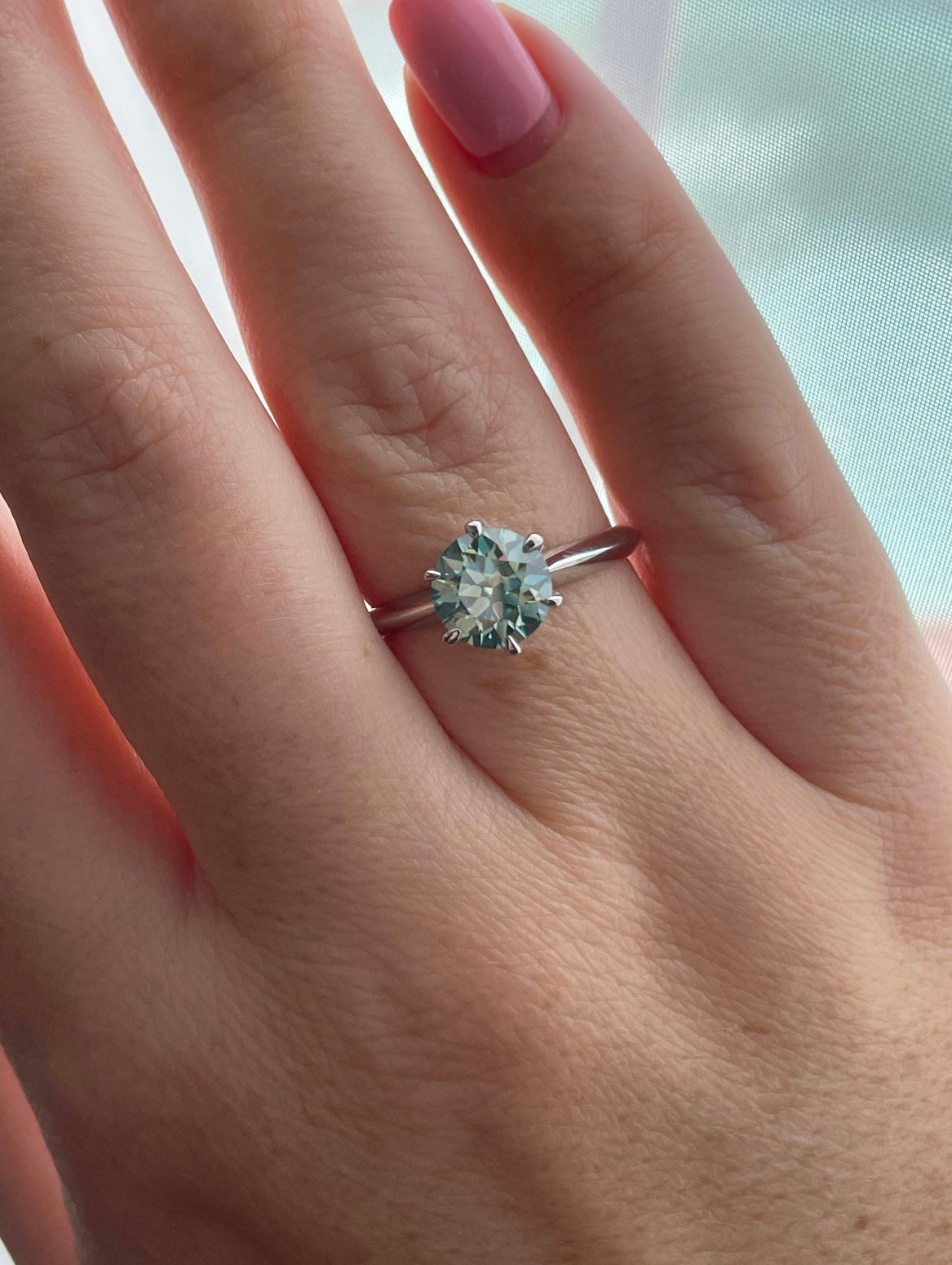 Green Moissanite. Sterling Silver 925 engagement ring with 2CT round brilliant cut green Moissanite in Silver925
