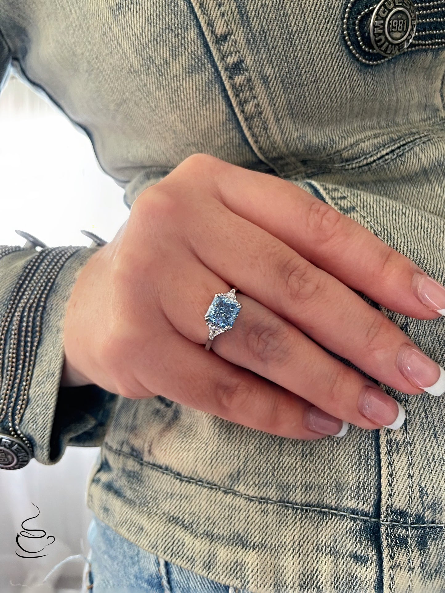 The Joy. Sterling Silver 925 ring with blue topaz crushed ice simulated diamond