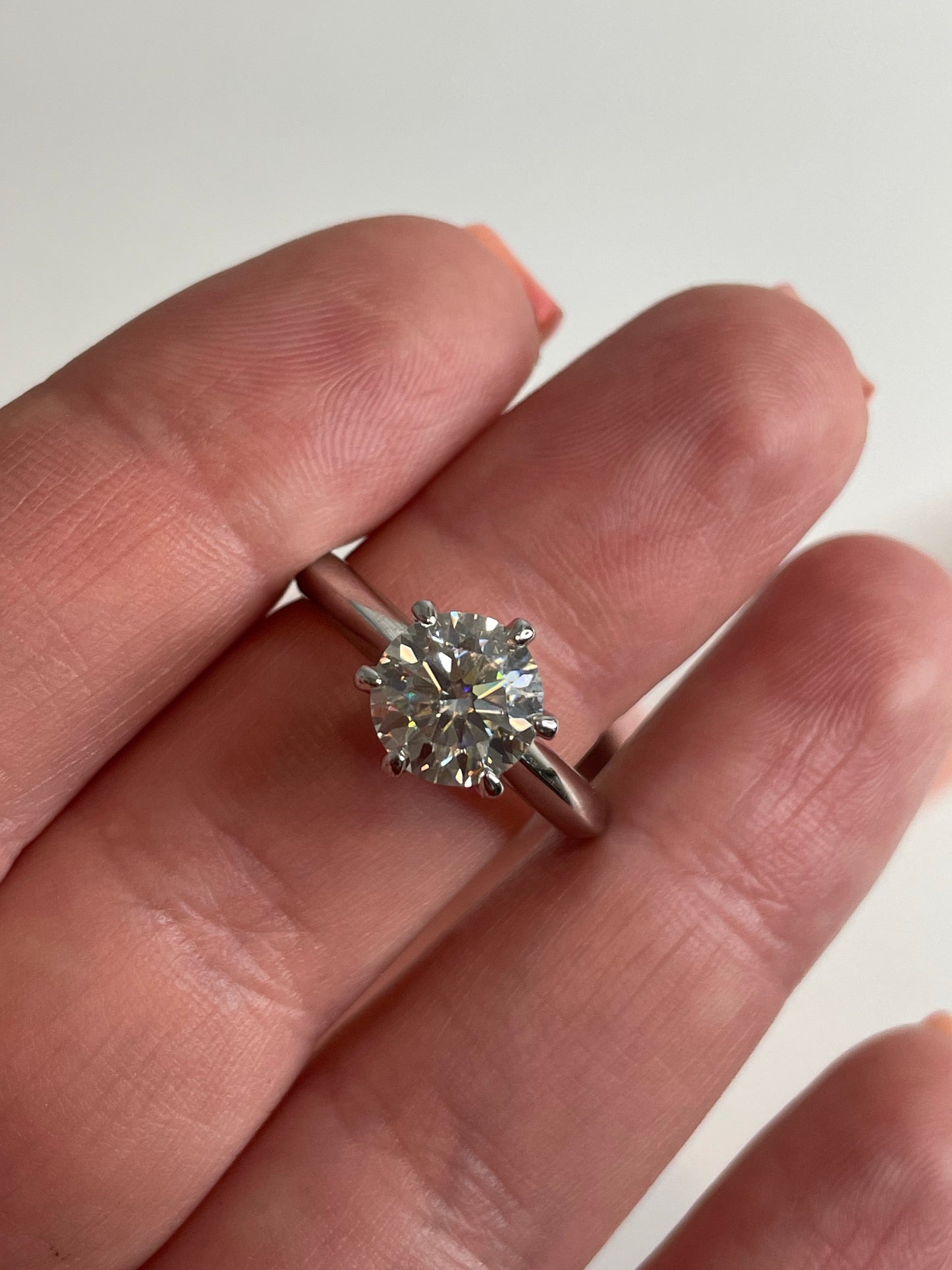 Moissanite. 2CT VVS D color round brilliant cut Moissanite in Sterling Silver 925 Solitaire Engagement Ring