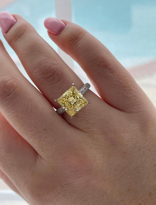 Sterling Silver 925 engagement ring with 5CT yellow canary crushed ice simulated diamond