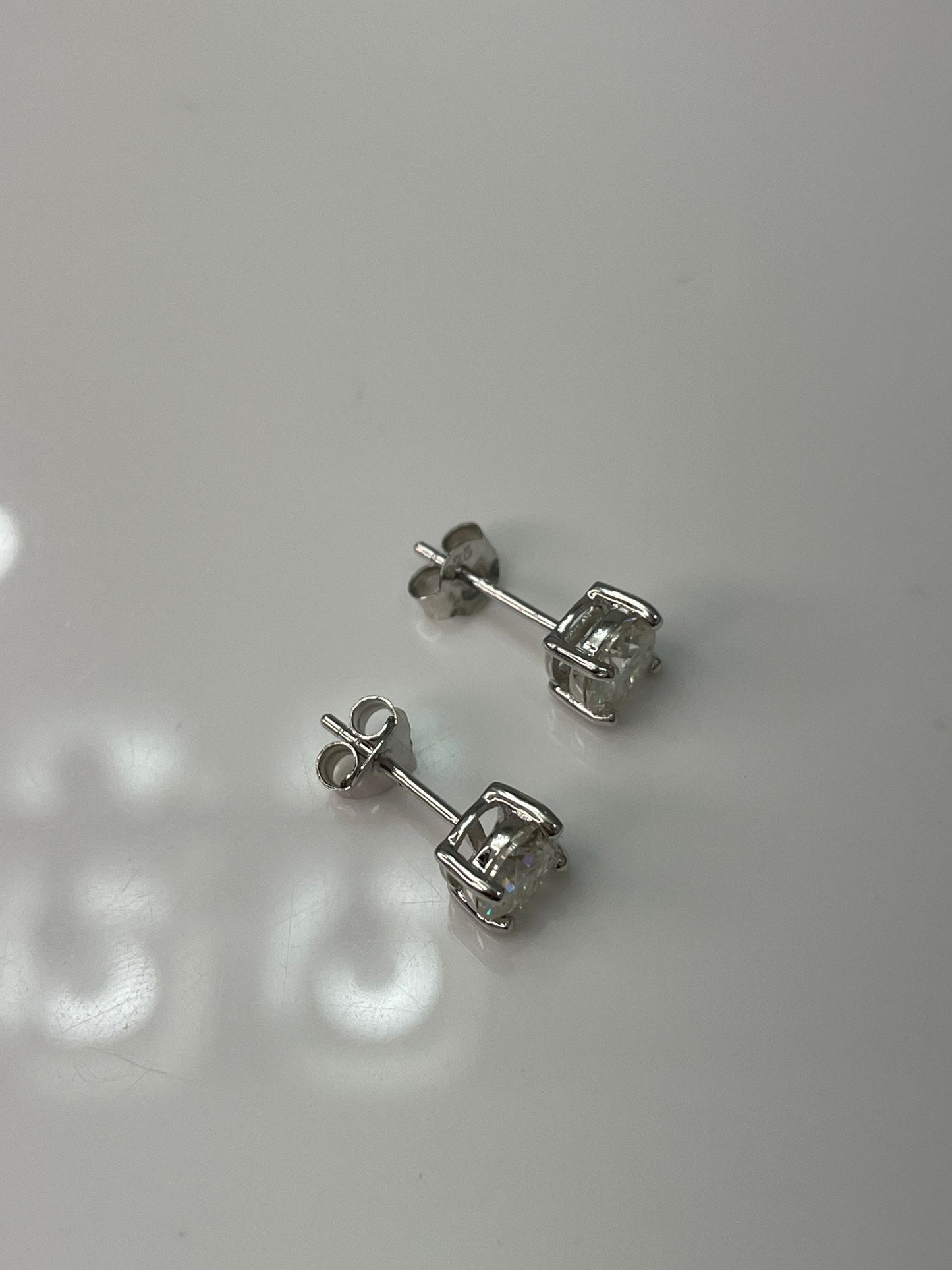 Moissanite. 1.6 CTTW (0.8CT+0.8CT) The Finest D color Flawless Moissanite Stud Earrings in Sterling Silver 925