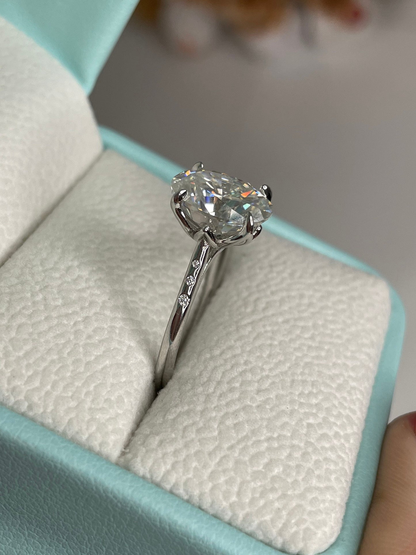Sterling Silver 925 engagement ring with 4CT (9mm*11mm) oval cut D color VVS Moissanite