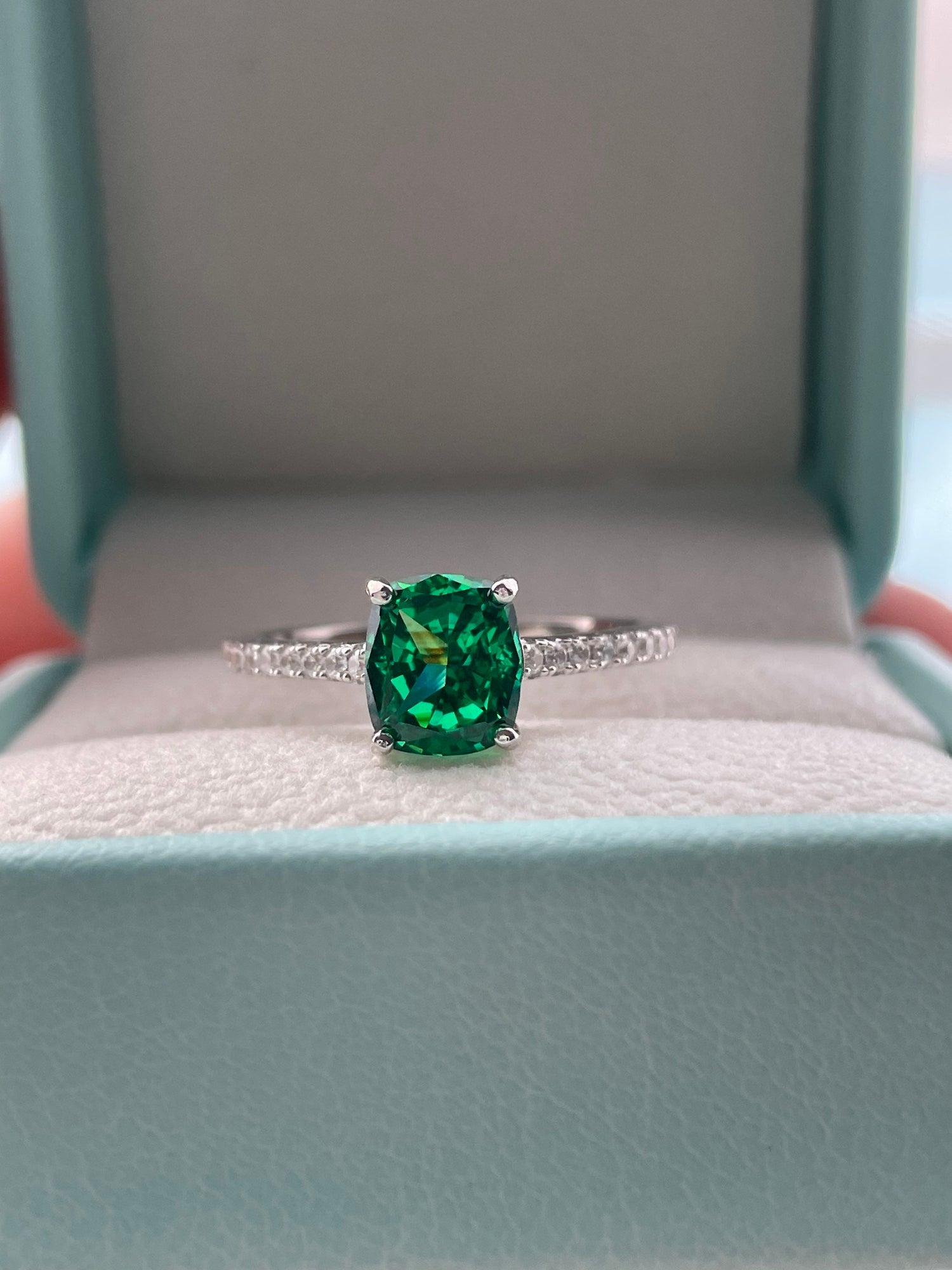 Sterling Silver Crushed Ice Green Emerald Ring: 1.2CT CZ Simulated Diamond