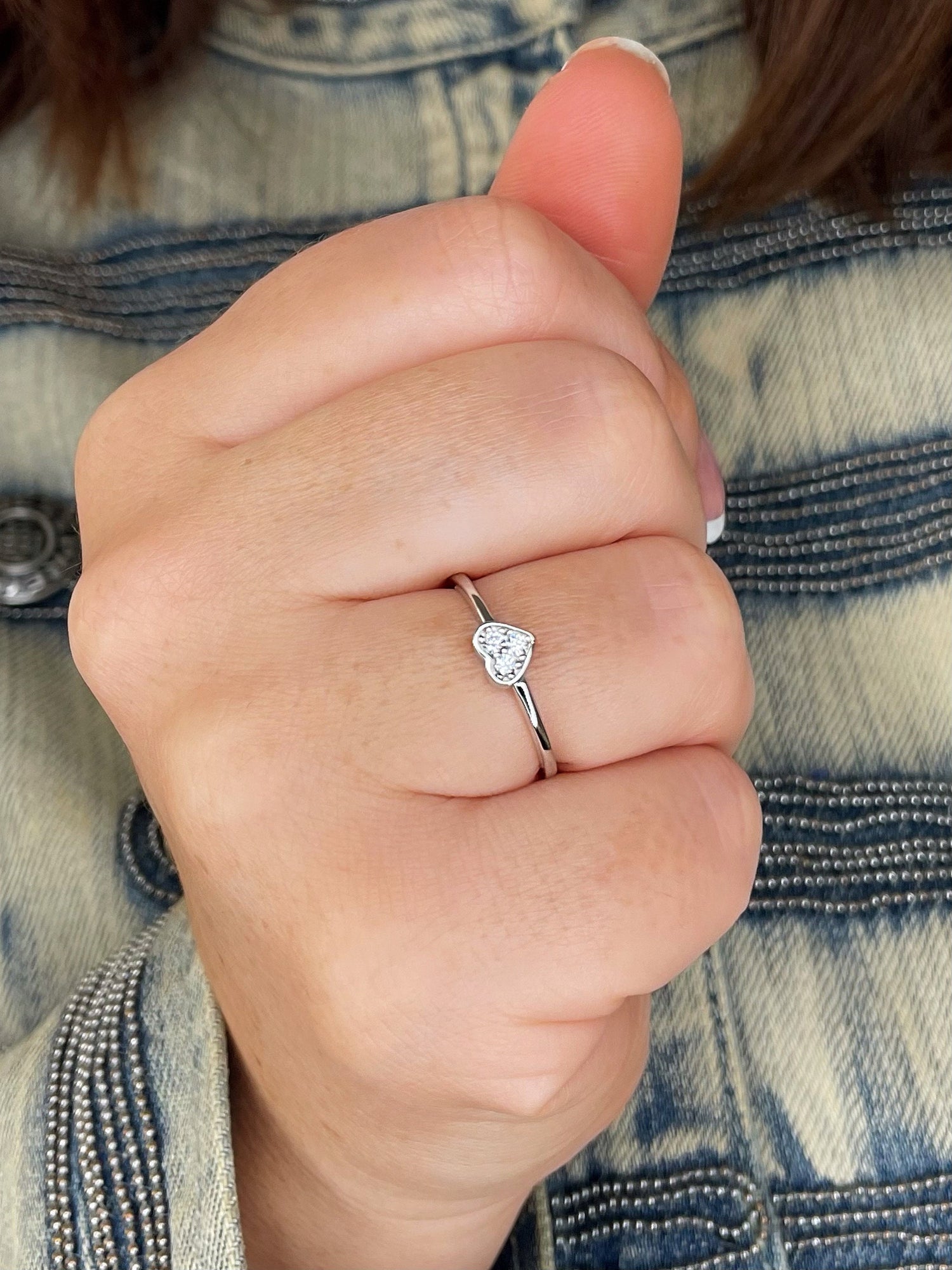 Minimalist ring. Sterling Silver 925 Heart Shaped Ring with CZ Diamonds Dainty ring