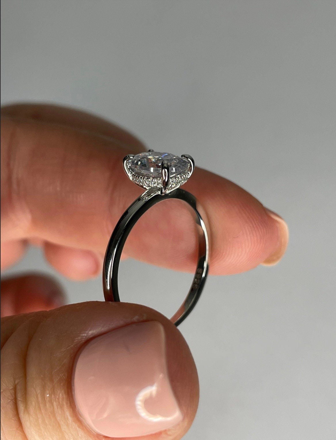 Sterling Silver 925 Engagement Ring with 2CT(7mm*9mm) oval cut simulated diamond and hidden halo