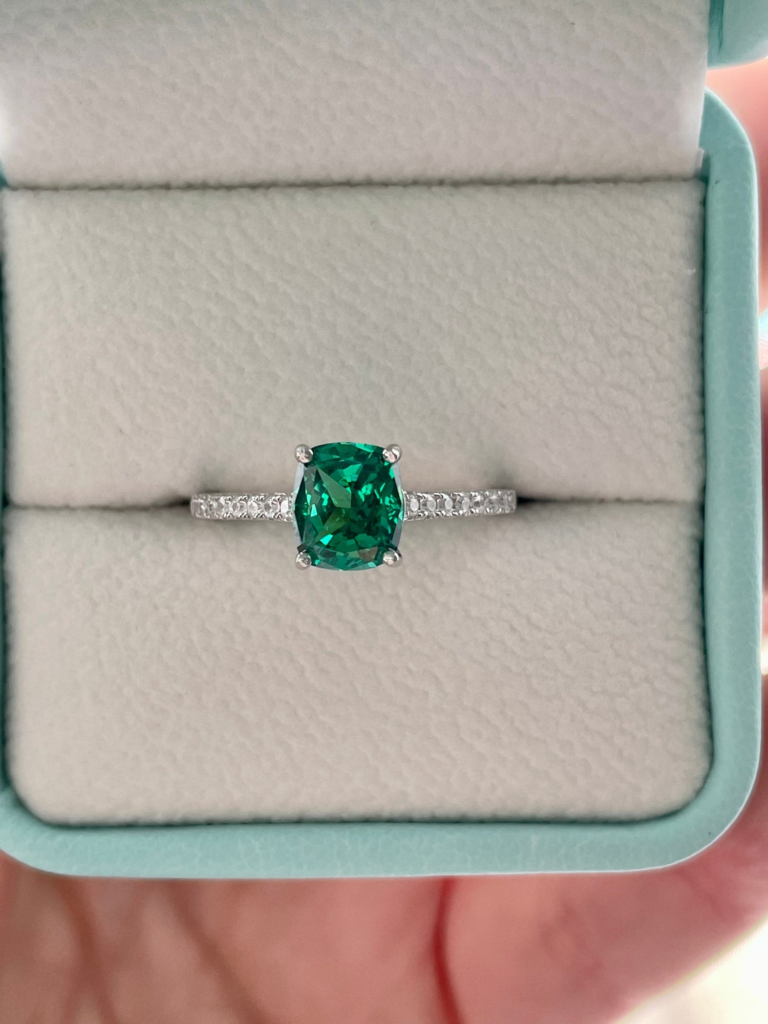 Sterling Silver Crushed Ice Green Emerald Ring: 1.2CT CZ Simulated Diamond