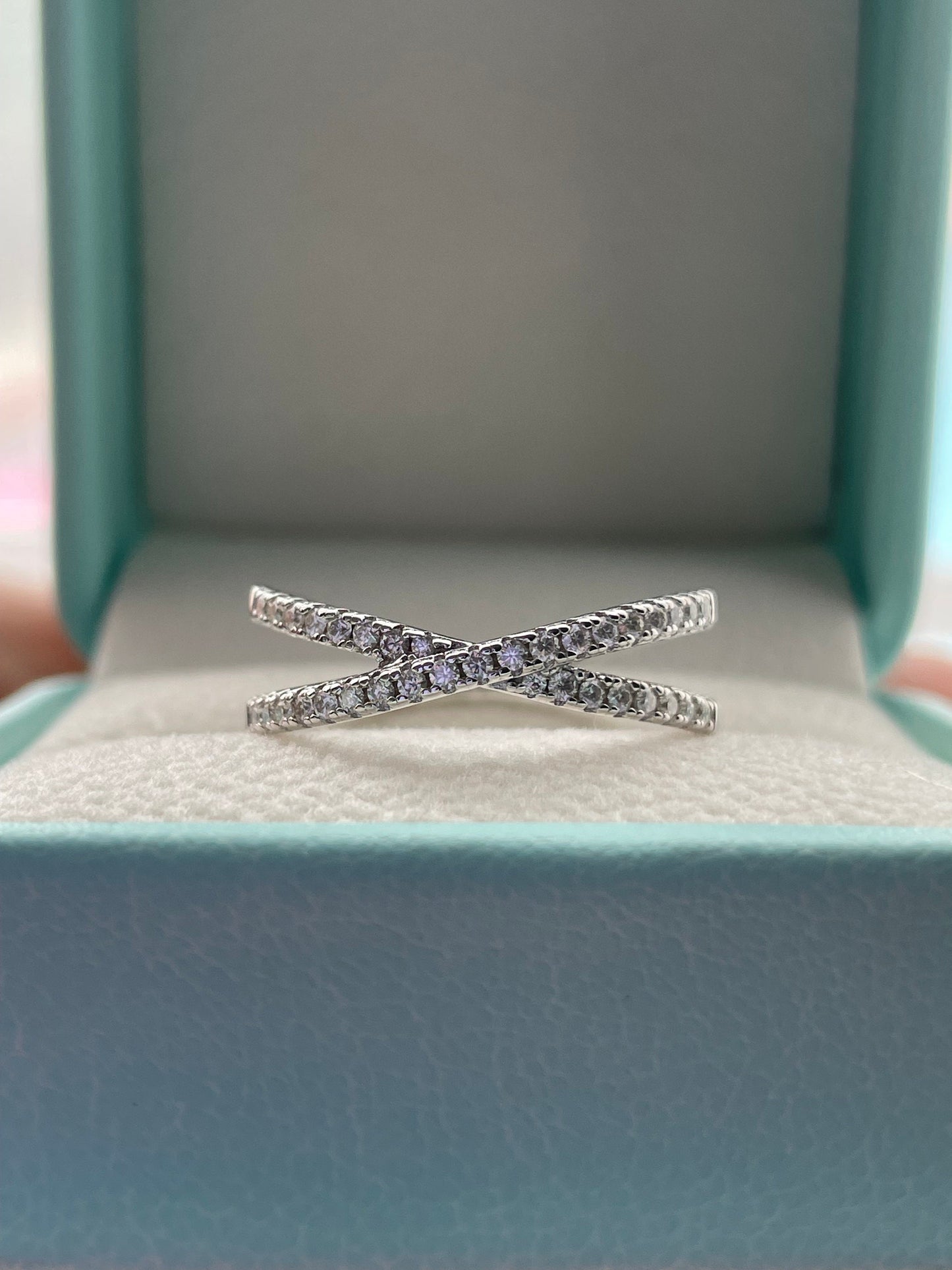 Moissanite. Sterling Silver 925 Criss Cross Ring With Moissanite