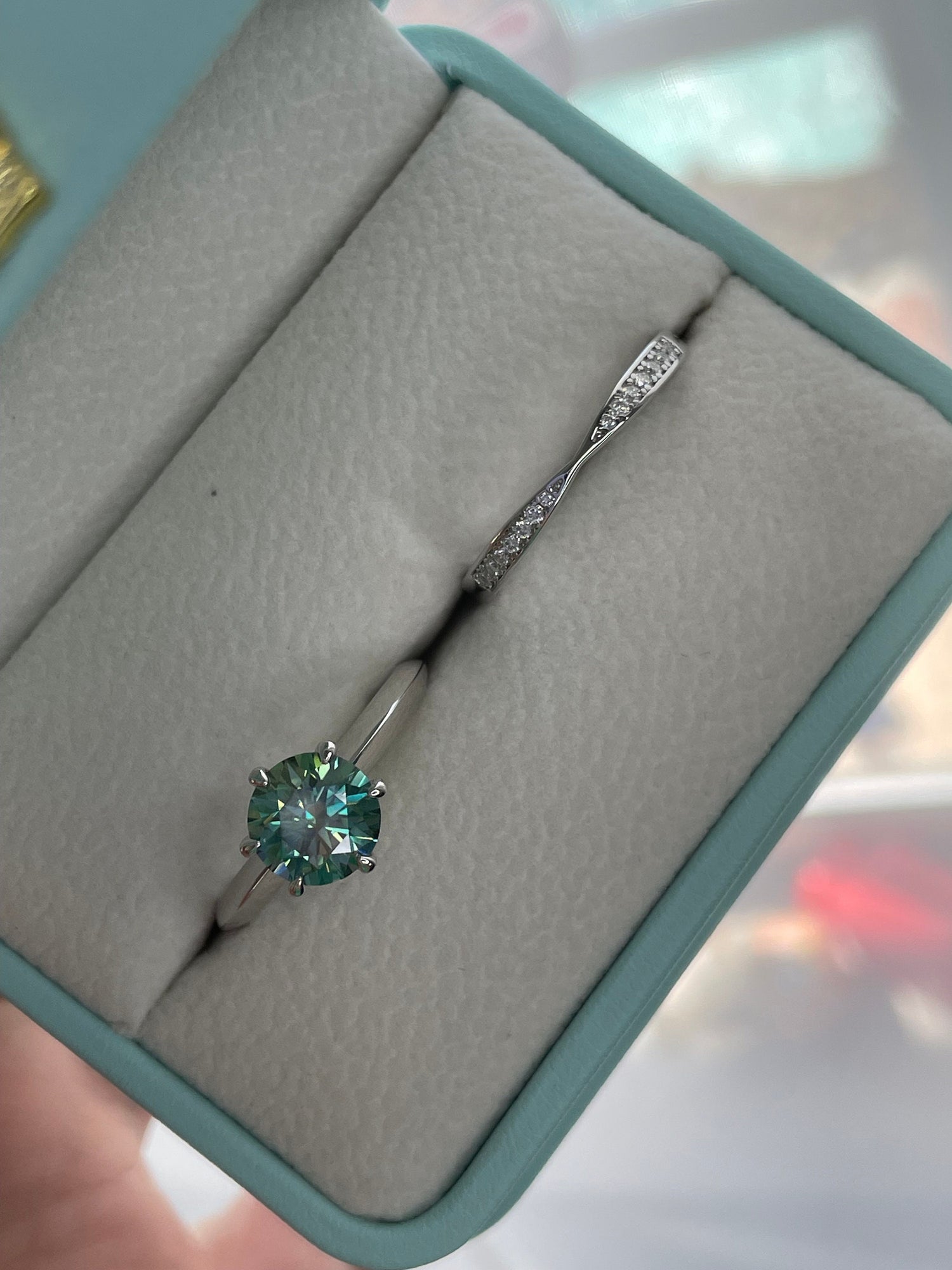 Moissanite. Sterling Silver 925 engagement rings set with 2CT round green Moissanite and curved moissanite band