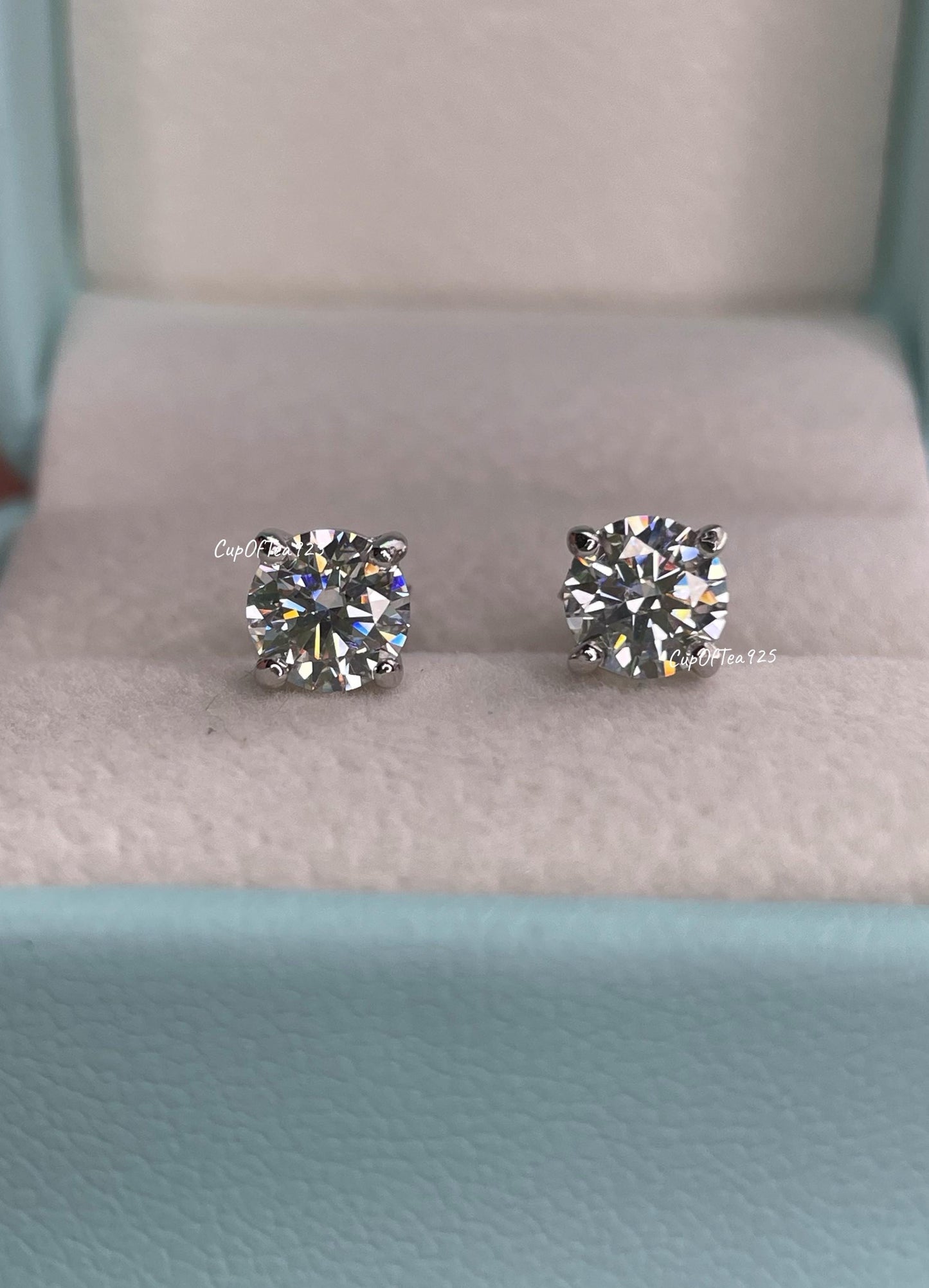 10K Gold Moissanite Stud Earrings: 1.6 CTTW D Color VVS