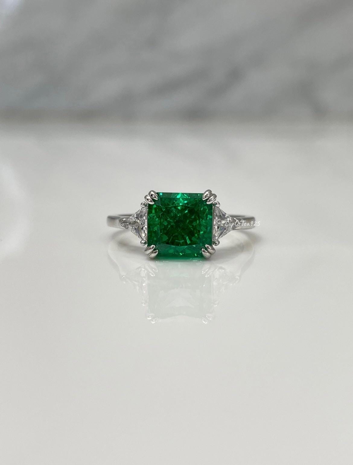 The Joy. Crushed ice 3CT green emerald in sterling silver 925. Engagement ring, promise ring, May birthstone ring