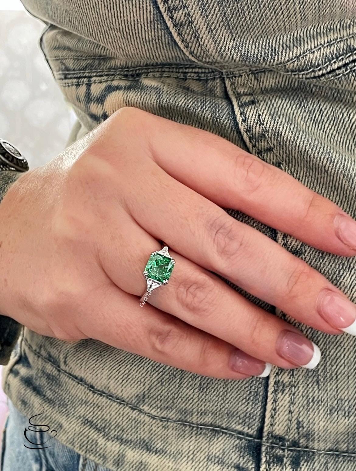 The Joy. Crushed ice 3CT green emerald in sterling silver 925. Engagement ring, promise ring, May birthstone ring