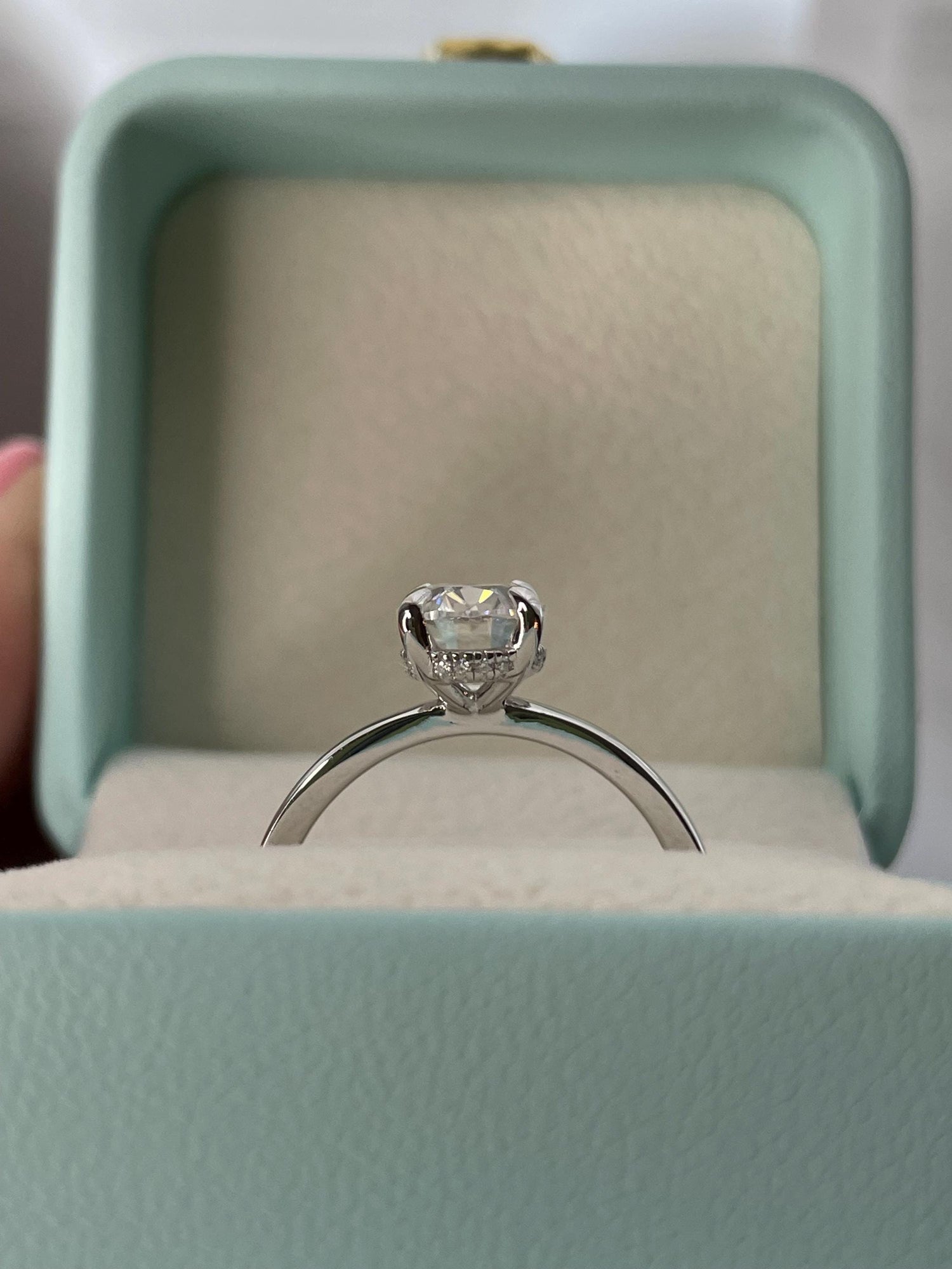 2CT moissanite engagement ring with hidden halo. Sterling Silver 925 Engagement Ring with 2CT(7mm*9mm) oval cut the finest D VVS moissanite