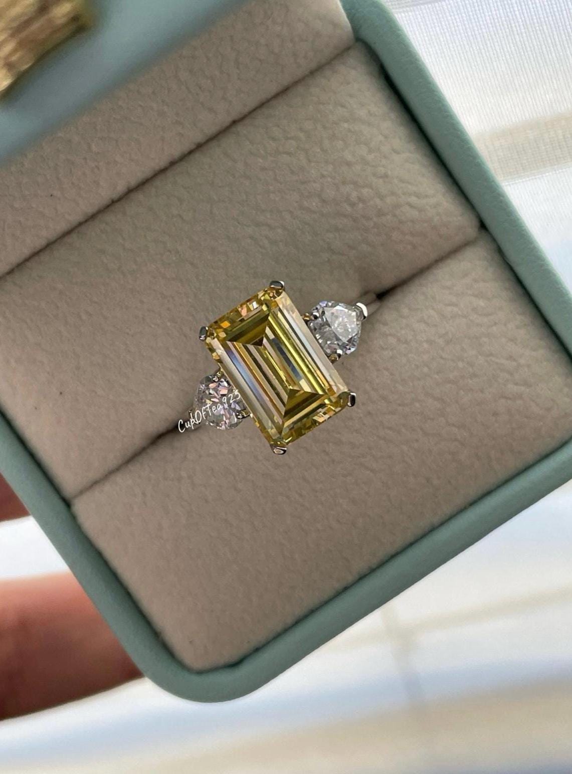 New In! Sterling Silver 925 engagement ring with 3.5CT yellow canary emerald cut CZ simulated diamond