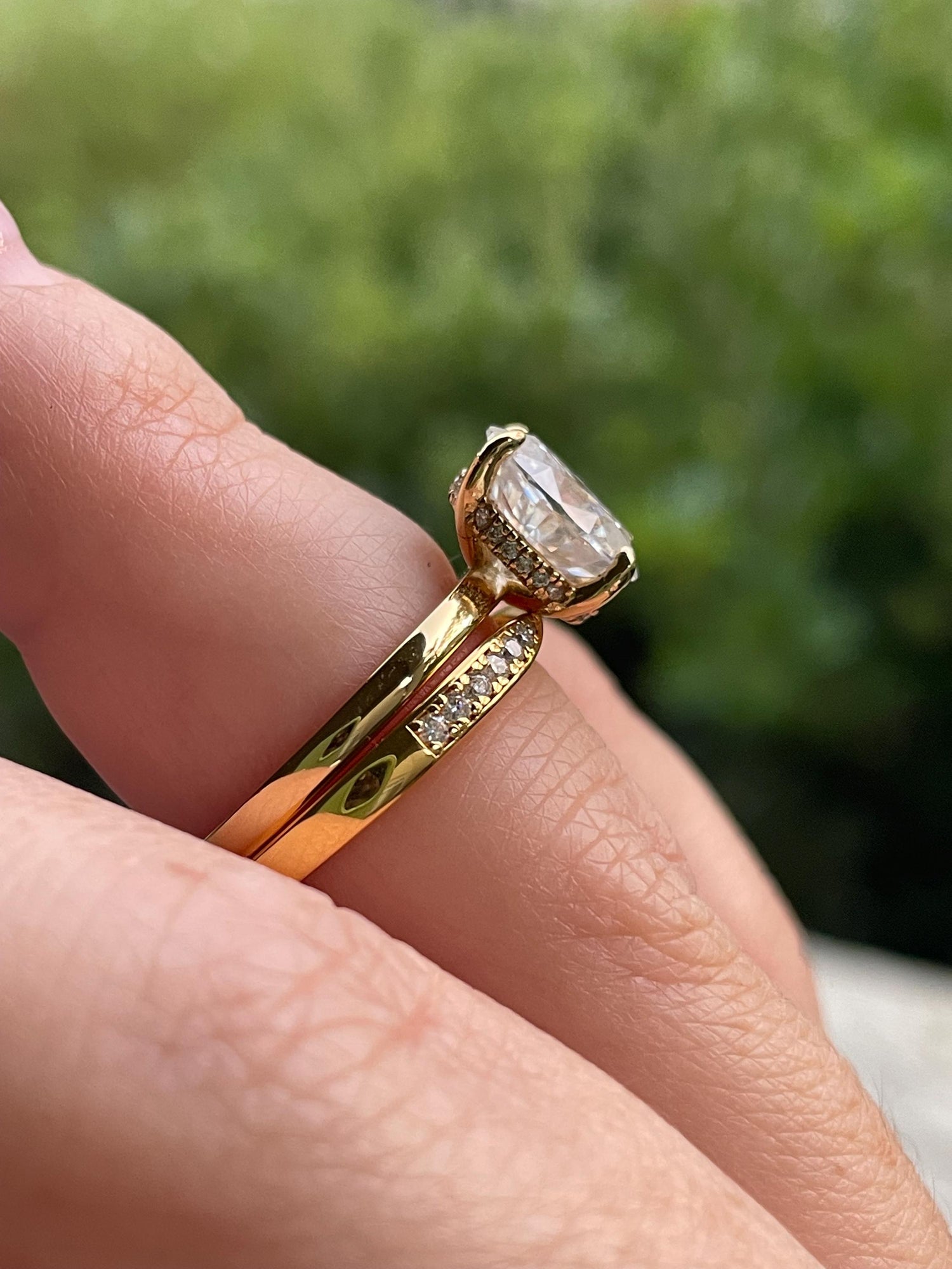 Yellow Gold vermeil engagement ring Set with 2CT Oval cut D VVS moissanite or CZ and curved moissanite band