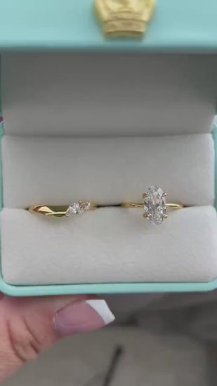NewIn! Yellow gold, rose gold over sterling silver 925, bridal set with 2.25CT skinny oval cut CZ diamond & curved band, engagement ring set