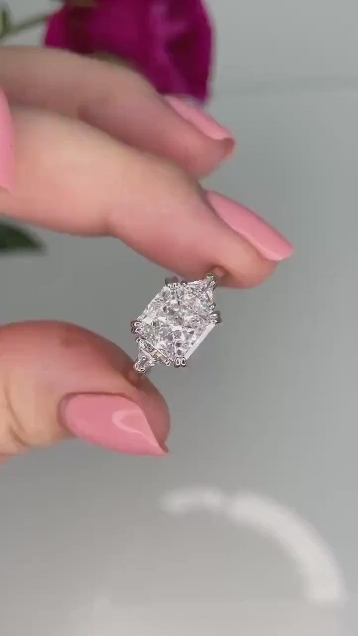 Crushed ice 3CT engagement ring with 8A CZ simulated diamond in sterling silver 925. Engagement ring, promise ring, three stone ring