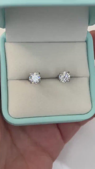 Moissanite. 1.6 CTTW  (0.8CT+0.8CT) The Finest D color Flawless Moissanite Stud Earrings in Sterling Silver 925