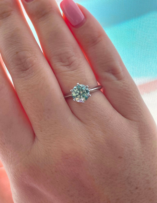 Green Moissanite. Sterling Silver 925 engagement ring with 2CT round brilliant cut green Moissanite in Silver925
