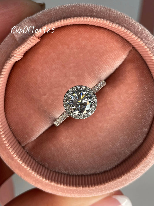 Moissanite. Sterling Silver 925 engagement ring with 1.2CT round brilliant cut moissanite